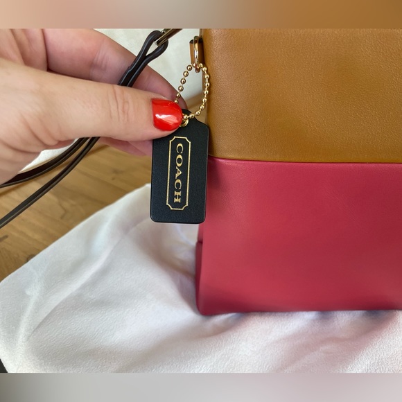 Brand new! COACH Boarskin Colorblock Borough Large Leather Clutch - Picture 3 of 7